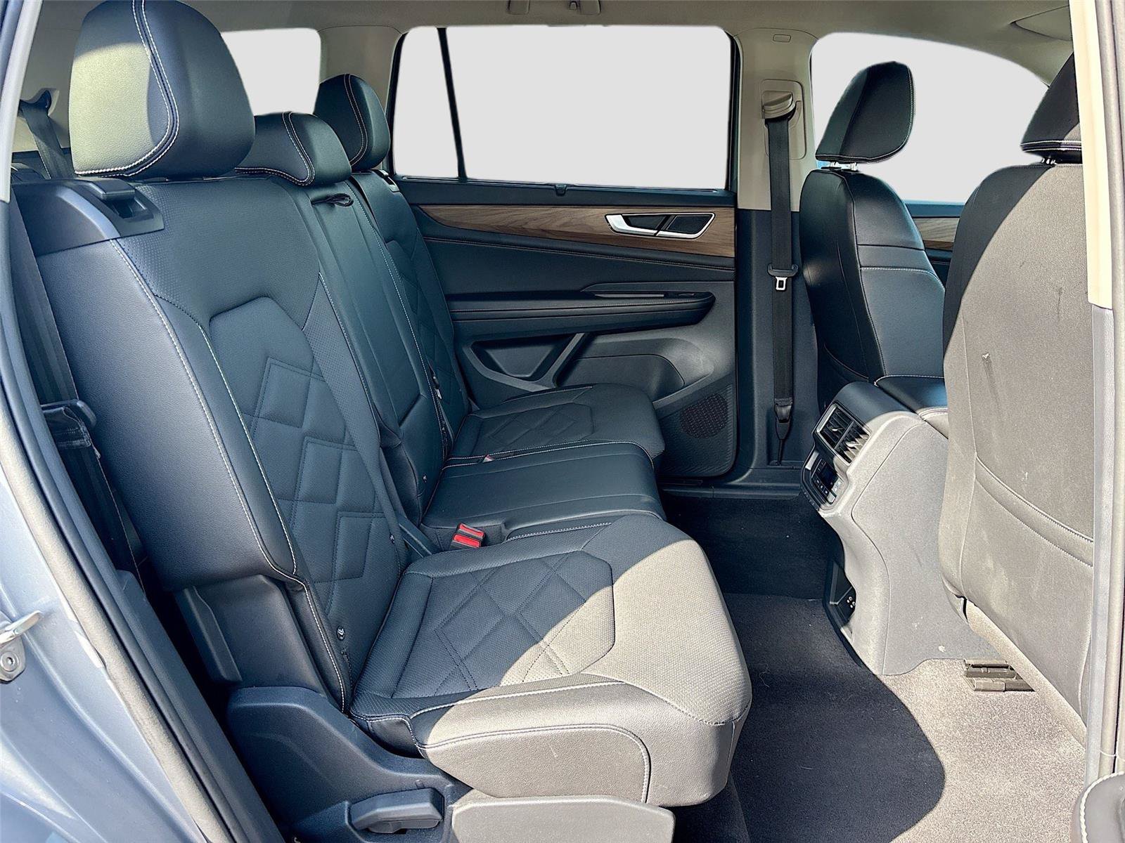 Used 2025 Volkswagen Atlas SE FWD image 27