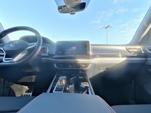 New 2026 Volkswagen Atlas Peak Edition AWD/4WD image 26
