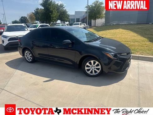 Used 2025 Toyota Corolla LE FWD image 1