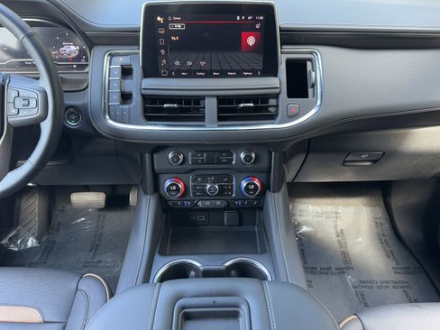 Used 2023 GMC Yukon AT4 w/ Technology Package image 23