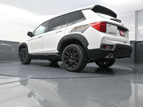 Used 2023 Honda Passport EX-L image 10