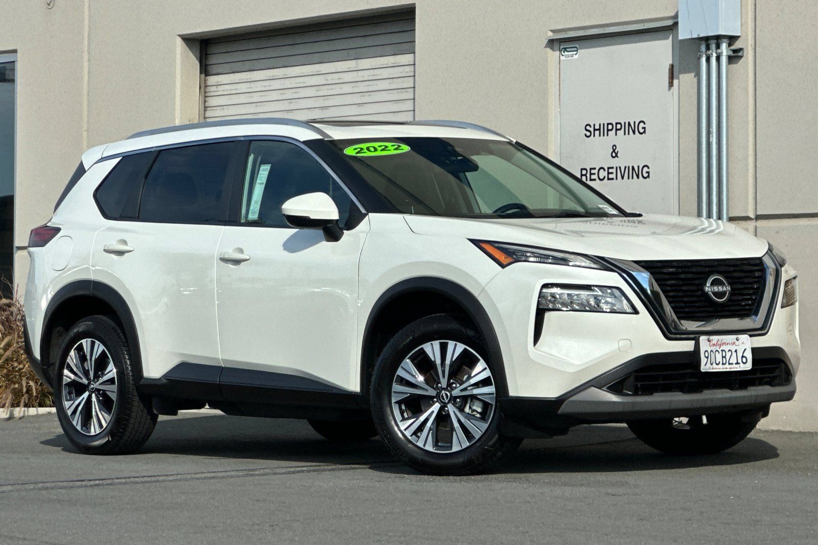 Used 2022 Nissan Rogue SV w/ SV Premium Package AWD/4WD image 2
