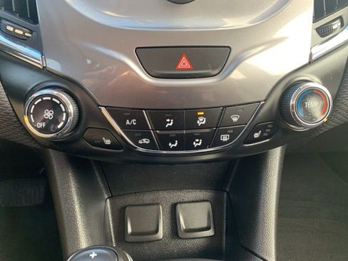 Used 2017 Chevrolet Cruze LT w/ Convenience Package image 15