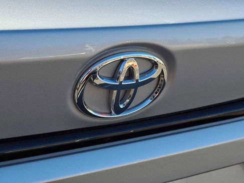 Used 2021 Toyota Corolla LE image 30