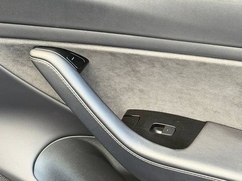 Used 2018 Tesla Model 3 Long Range RWD image 36