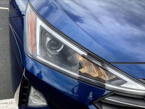 Used 2019 Hyundai Elantra SE FWD image 31