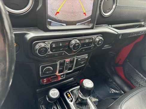 Used 2023 Jeep Wrangler Unlimited Rubicon 4xe w/ Cold Weather Group AWD/4WD image 15