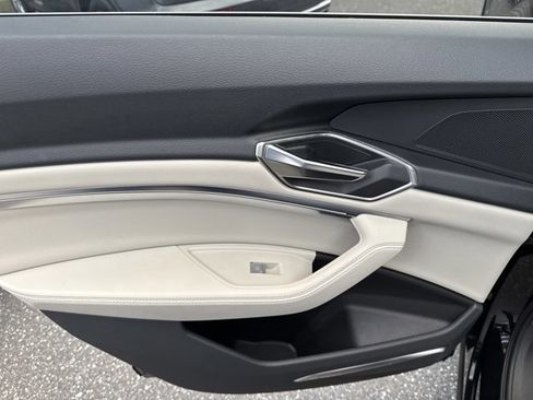 Certified 2024 Audi Q8 e-tron Premium Plus w/ Premium Plus Package image 35