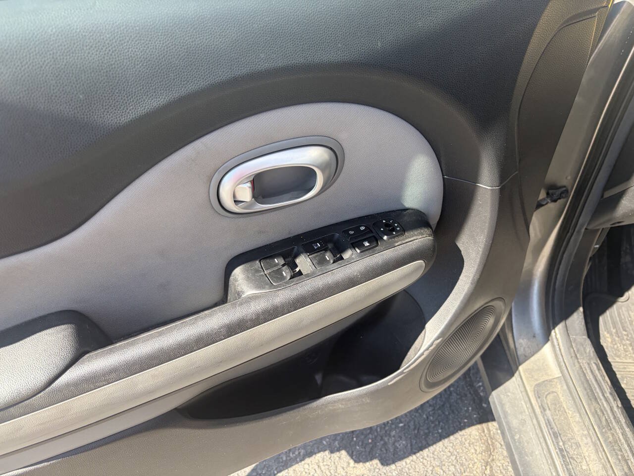 Used 2015 Kia Soul FWD image 8