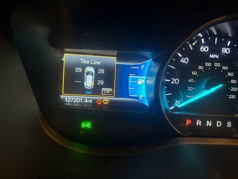 Used 2019 Ford Explorer Limited w/ Class III Trailer Tow Package image 3