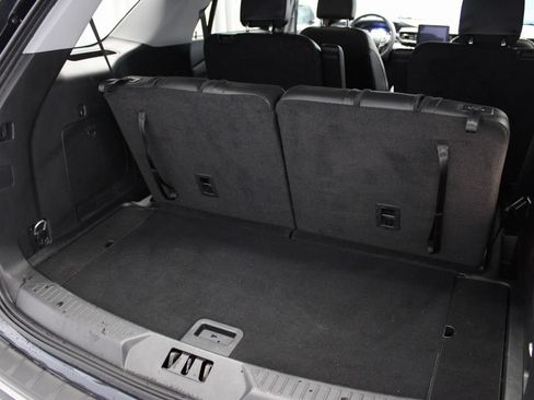 Used 2024 Ford Explorer XLT w/ Equipment Group 202A AWD/4WD image 13