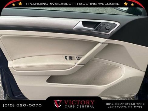 Used 2015 Volkswagen Golf S image 9