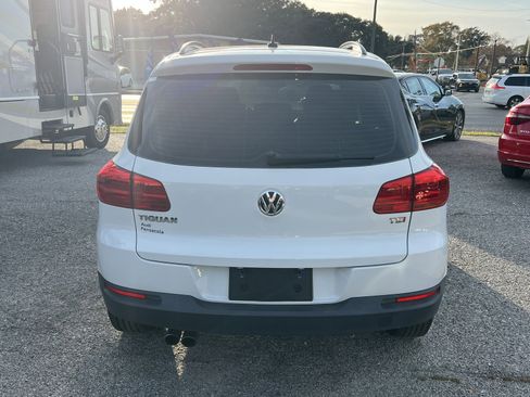 Used 2016 Volkswagen Tiguan S image 4
