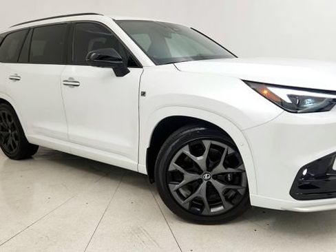 Used 2026 Lexus TX 500h AWD w/ Technology Package image 16