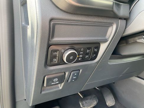 Used 2025 Ford F150 Lariat w/ Equipment Group 502A High image 17