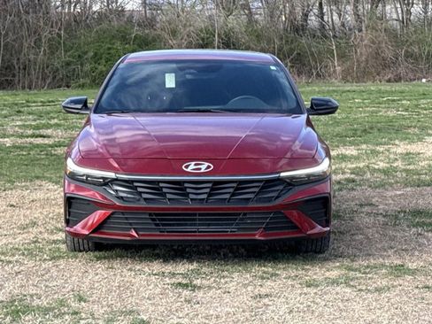 Used 2025 Hyundai Elantra Sport image 2