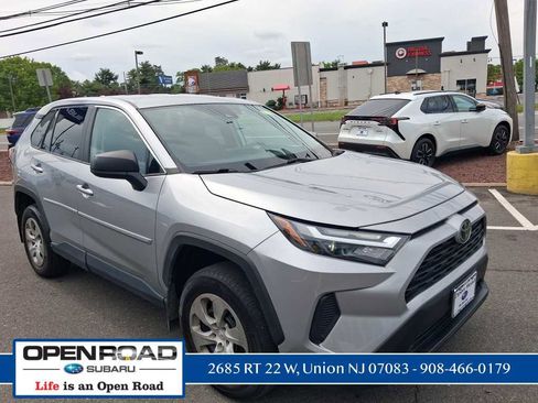 Used 2023 Toyota RAV4 LE AWD/4WD image 4