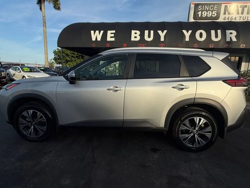 Used 2022 Nissan Rogue SV w/ SV Premium Package image 3