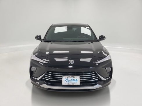 Used 2025 Buick Envista Preferred FWD image 2