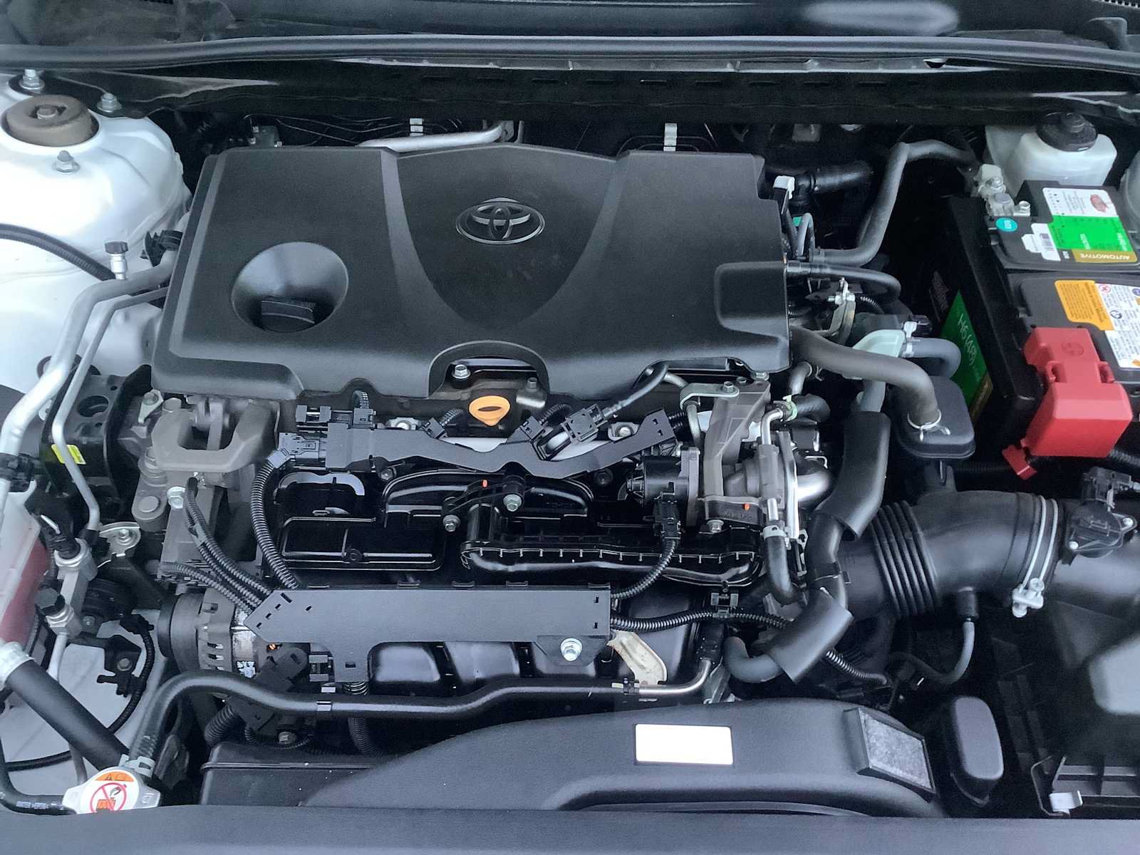 Used 2020 Toyota Camry SE w/ Carpet Mat Package FWD image 8