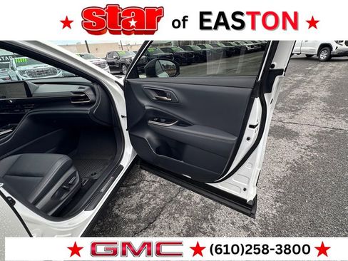 Used 2024 Toyota Crown Platinum image 13