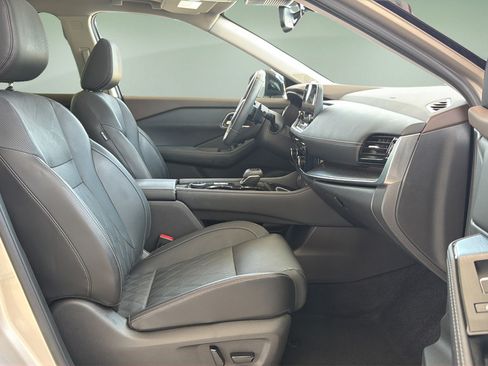 Certified 2023 Nissan Rogue Platinum AWD/4WD image 11