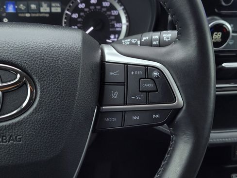 Certified 2024 Toyota Highlander LE image 22