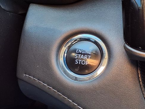 Used 2022 Toyota Highlander XLE image 10