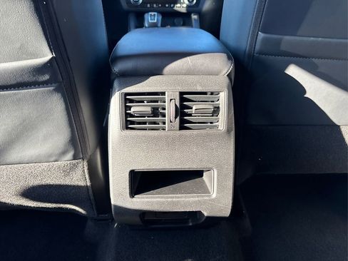 Used 2023 Mitsubishi Outlander SE image 31