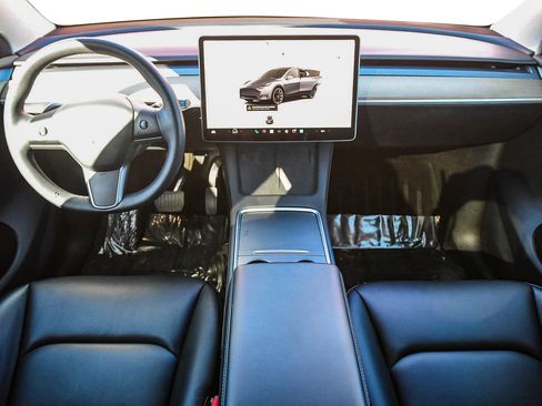 Used 2023 Tesla Model Y Long Range image 52