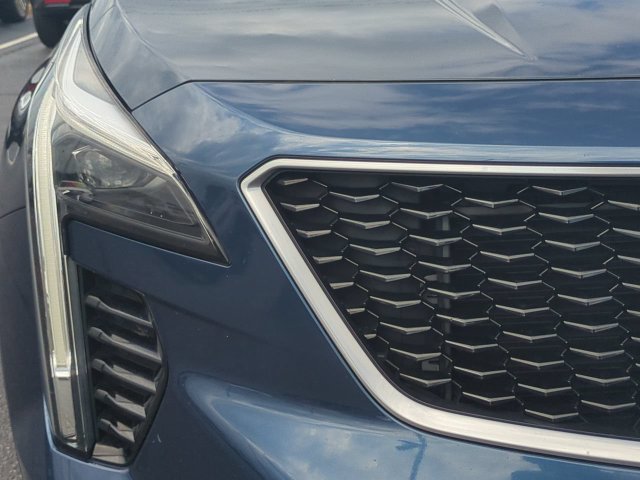 Used 2019 Cadillac XT4 Sport w/ Driver Assist Package FWD image 10
