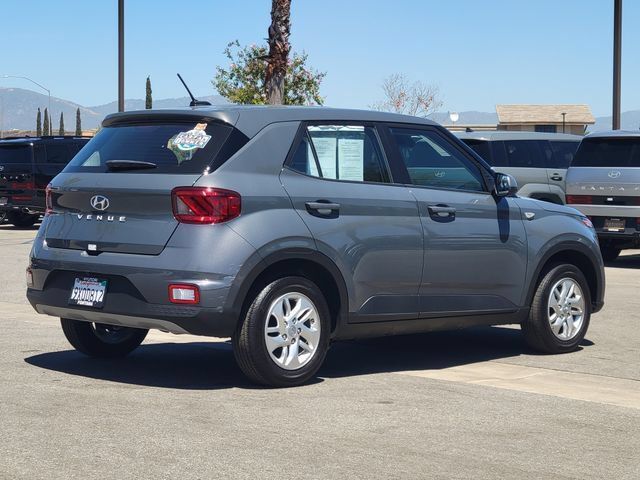 Certified 2026 Hyundai Venue SE FWD image 4