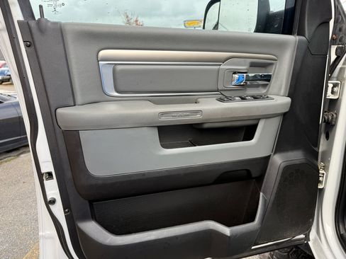 Used 2018 RAM 2500 SLT image 17