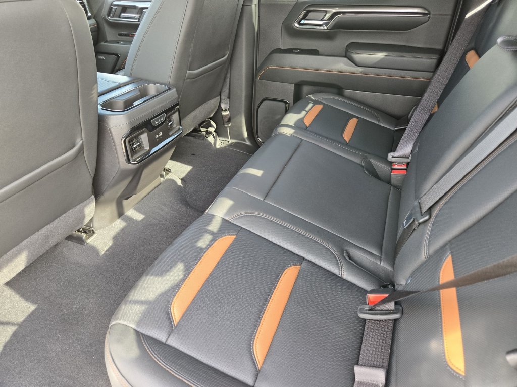 Used 2024 GMC Sierra 1500 AT4 w/ Technology Package AWD/4WD image 30