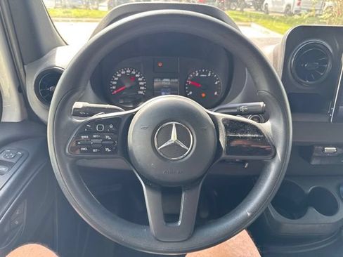 Used 2023 Mercedes-Benz Sprinter 2500 w/ Dashboard Charging Package image 4