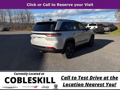 New 2025 Jeep Grand Cherokee Altitude AWD/4WD image 4