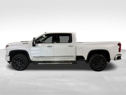 Used 2025 Chevrolet Silverado 2500 High Country w/ Technology Package AWD/4WD image 4