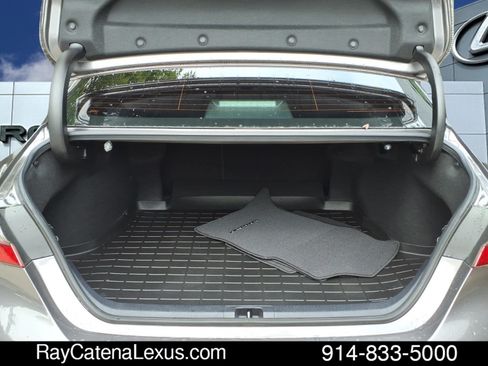 Used 2022 Toyota Camry SE w/ Carpet Mat Package (TMS) AWD/4WD image 19