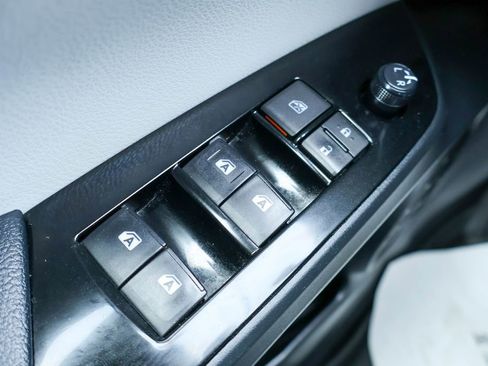 Used 2018 Toyota Prius Four image 16