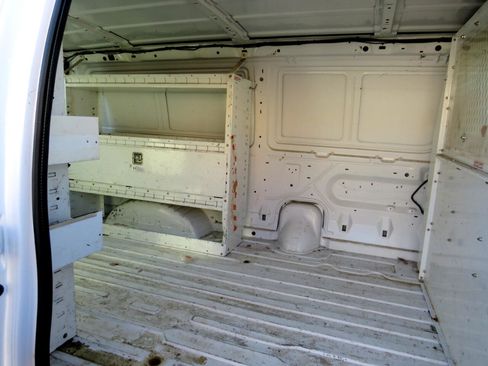 Used 2001 Ford E-150 and Econoline 150 image 23