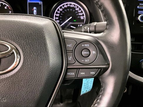 Used 2023 Toyota Camry SE FWD image 11