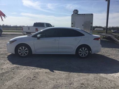 Used 2022 Toyota Corolla LE image 6