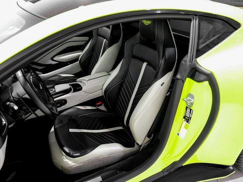 Used 2023 Aston Martin V12 Vantage image 26