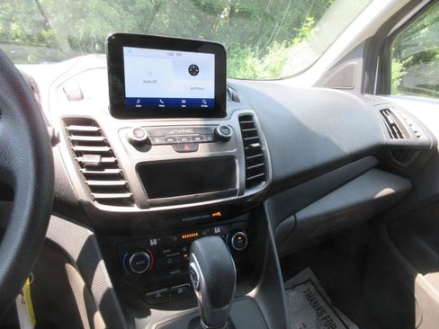 Used 2022 Ford Transit Connect XLT FWD image 38