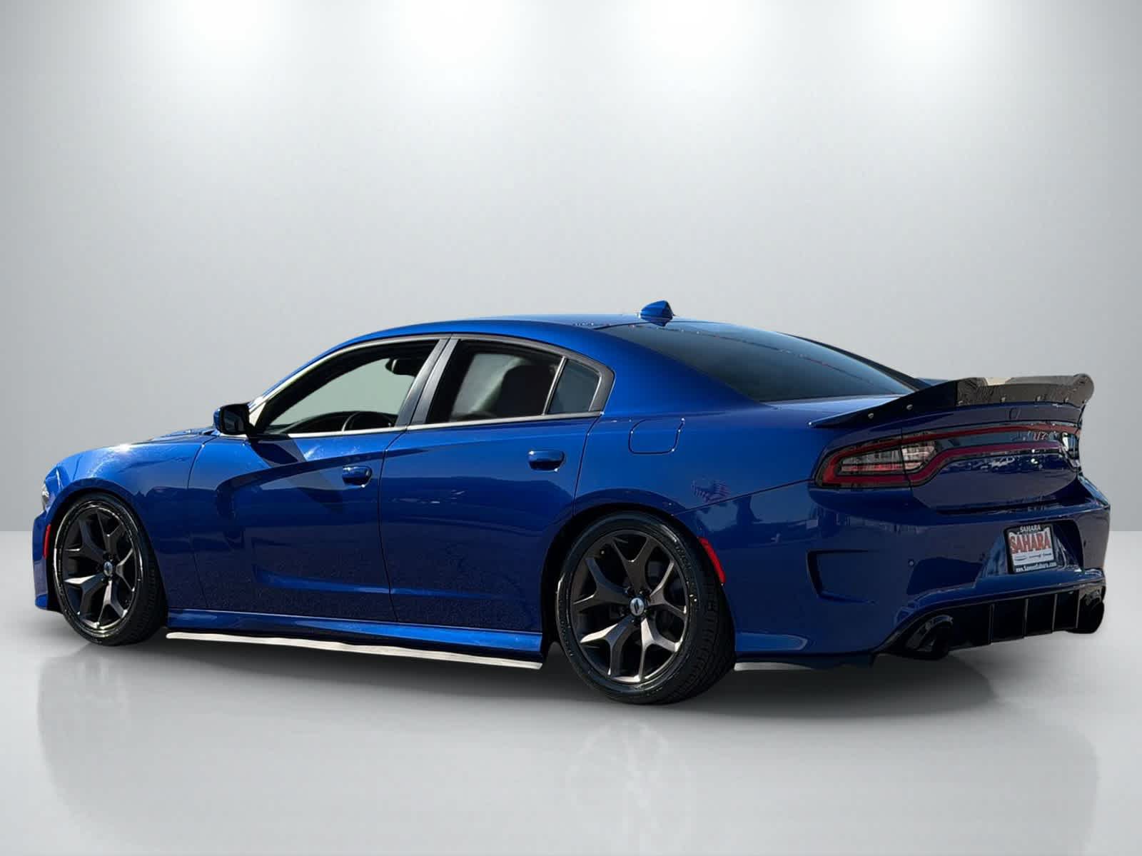Used 2019 Dodge Charger R/T RWD image 4