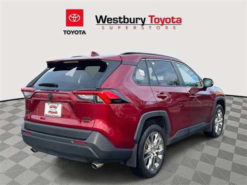 Certified 2020 Toyota RAV4 XLE Premium image 5