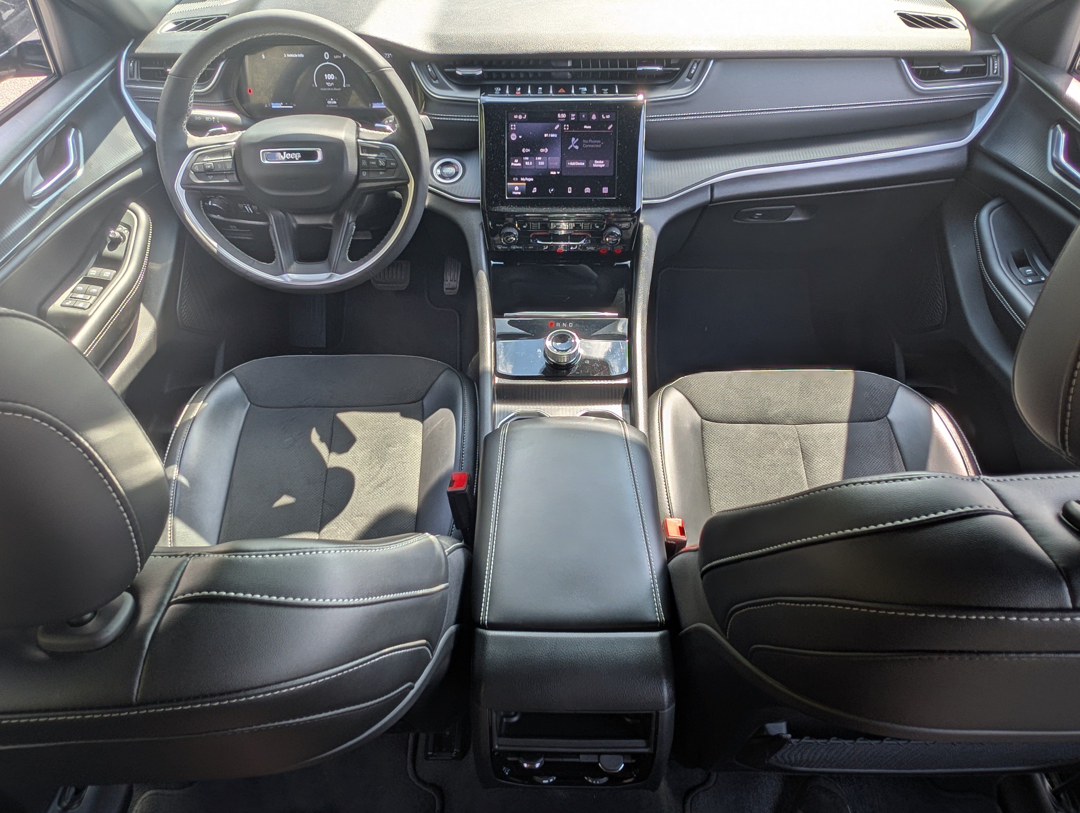 Used 2024 Jeep Grand Cherokee Altitude RWD image 22