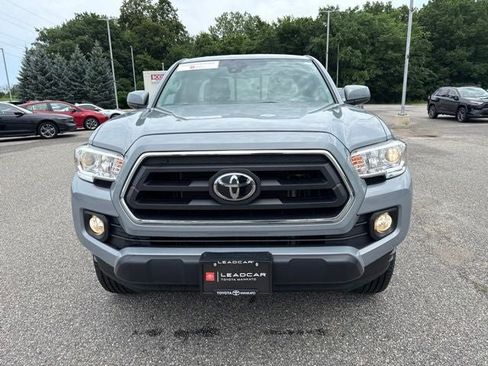 Certified 2020 Toyota Tacoma SR5 w/ Blackout Package AWD/4WD image 4
