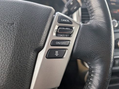 Used 2021 Nissan Titan SV w/ SV Convenience Package image 15