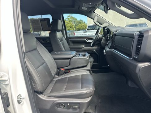 Used 2025 GMC Sierra 1500 SLT AWD/4WD image 22